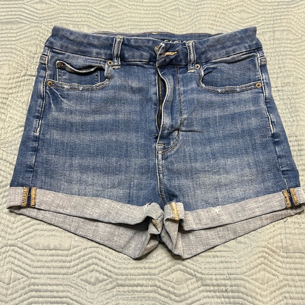 American Eagle high rise cuffed next level stretch jean shorts sz 6 medium wash